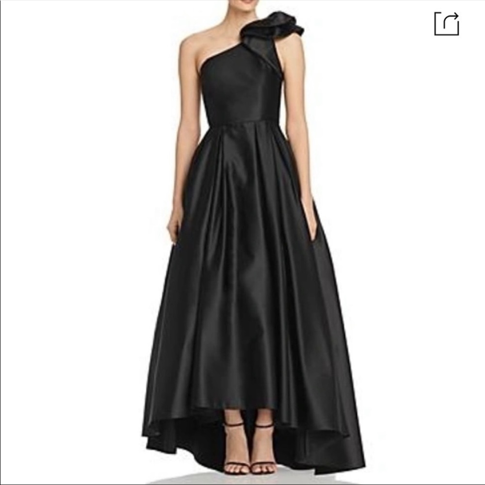 Black one shoulder Avery G. Gown